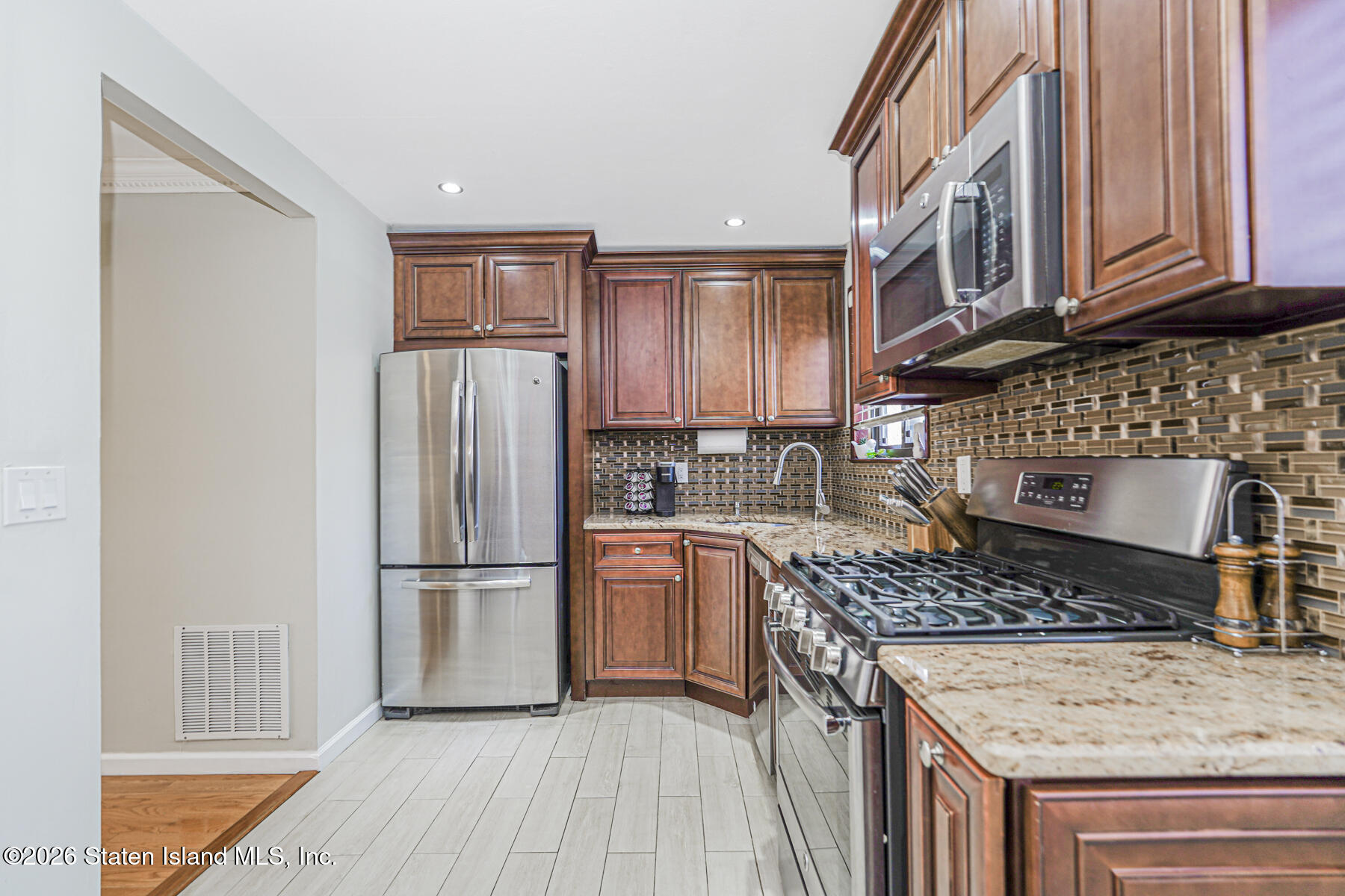 51 Cypress Loop Staten Island, NY 10309 - Photo 12 of 39 (12) KITCHEN