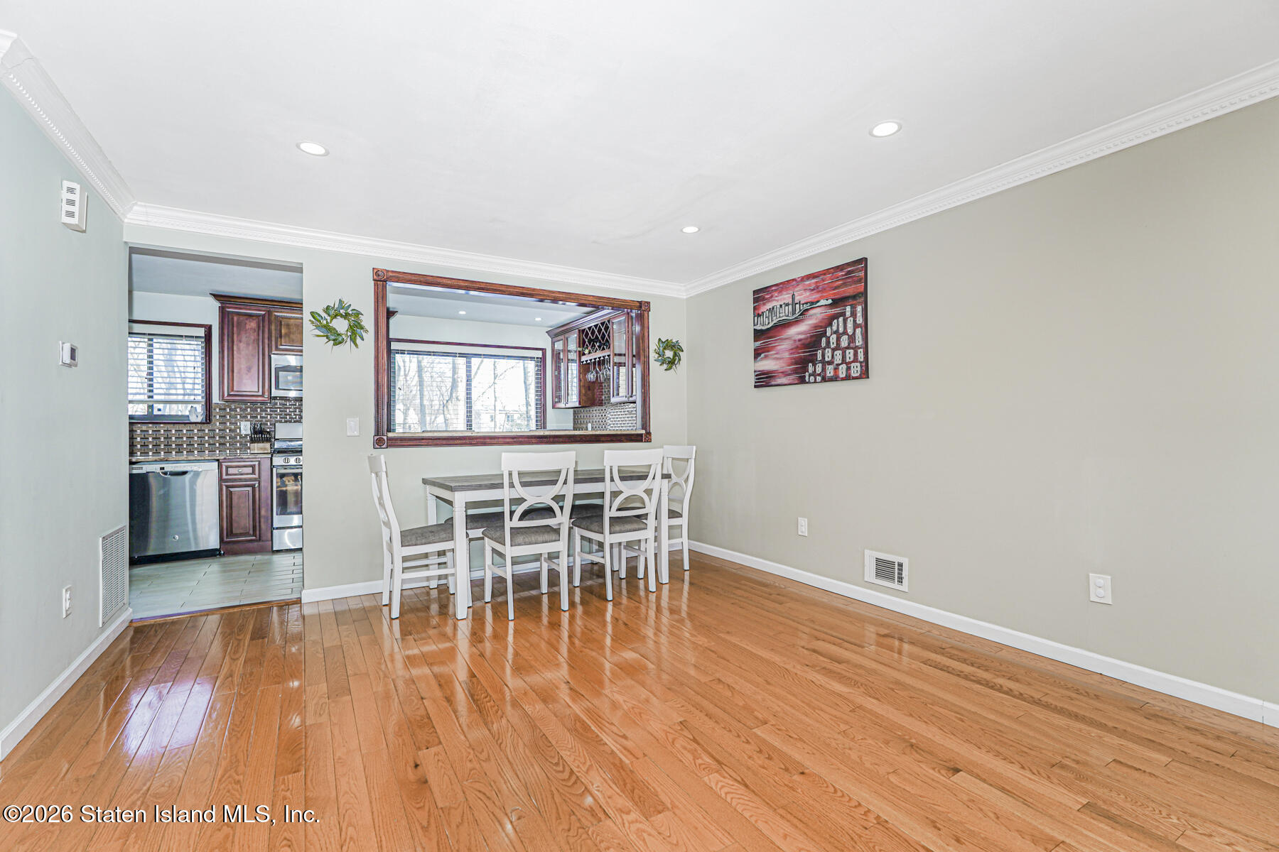 51 Cypress Loop Staten Island, NY 10309 - Photo 5 of 39 (5) LIVING ROOM