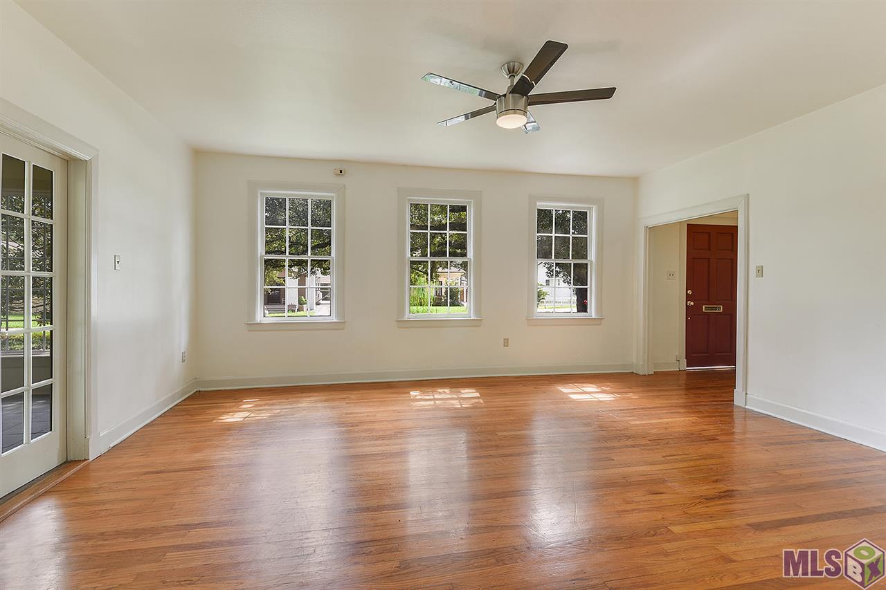 1845 Pericles Street Baton Rouge, LA 70808 - Photo 3 of 16 Living Room
