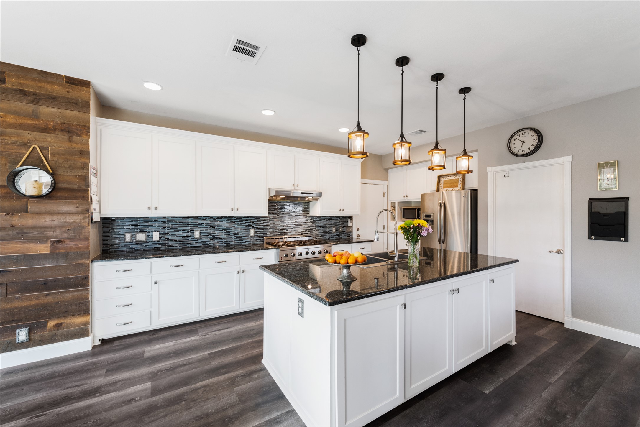 261 Tobin Drive Buda, TX 78610 - Photo 11 of 40