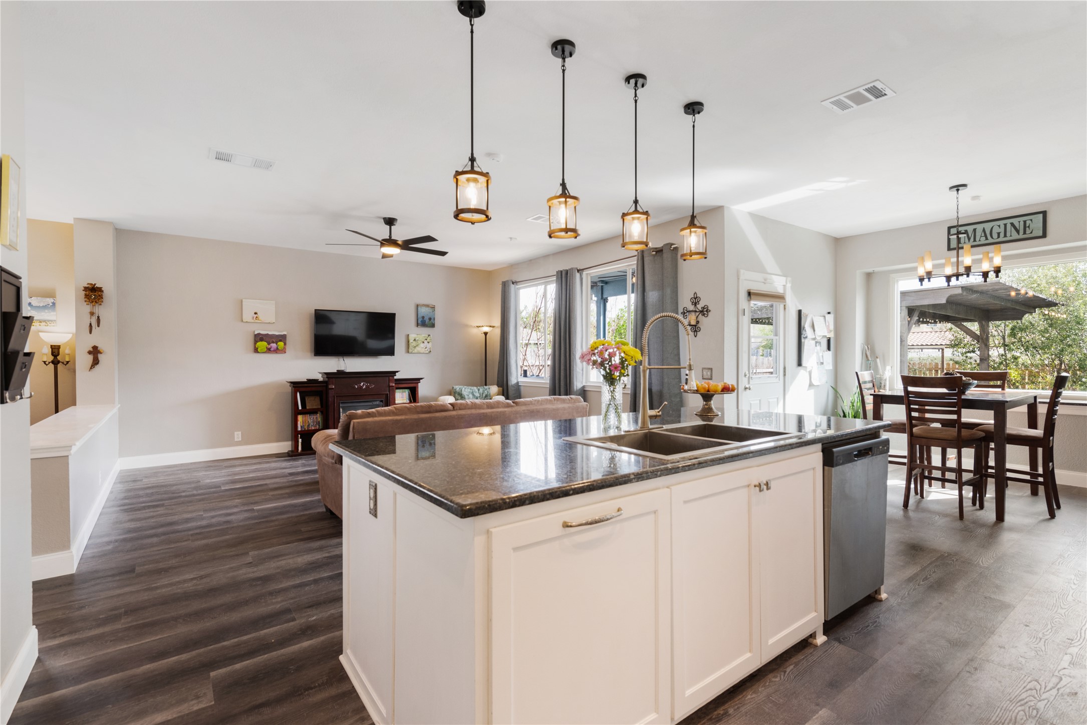 261 Tobin Drive Buda, TX 78610 - Photo 13 of 40