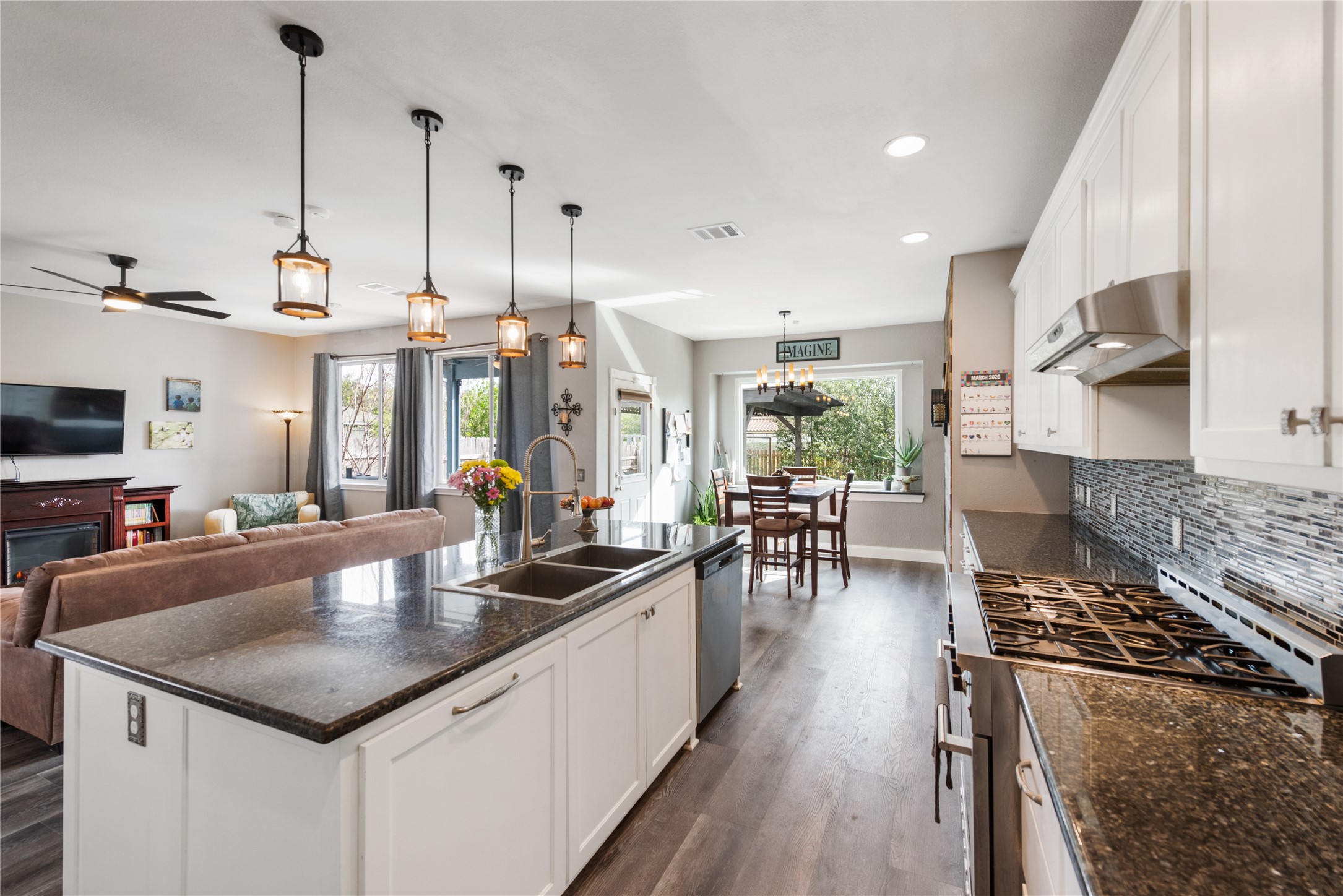 261 Tobin Drive Buda, TX 78610 - Photo 14 of 40