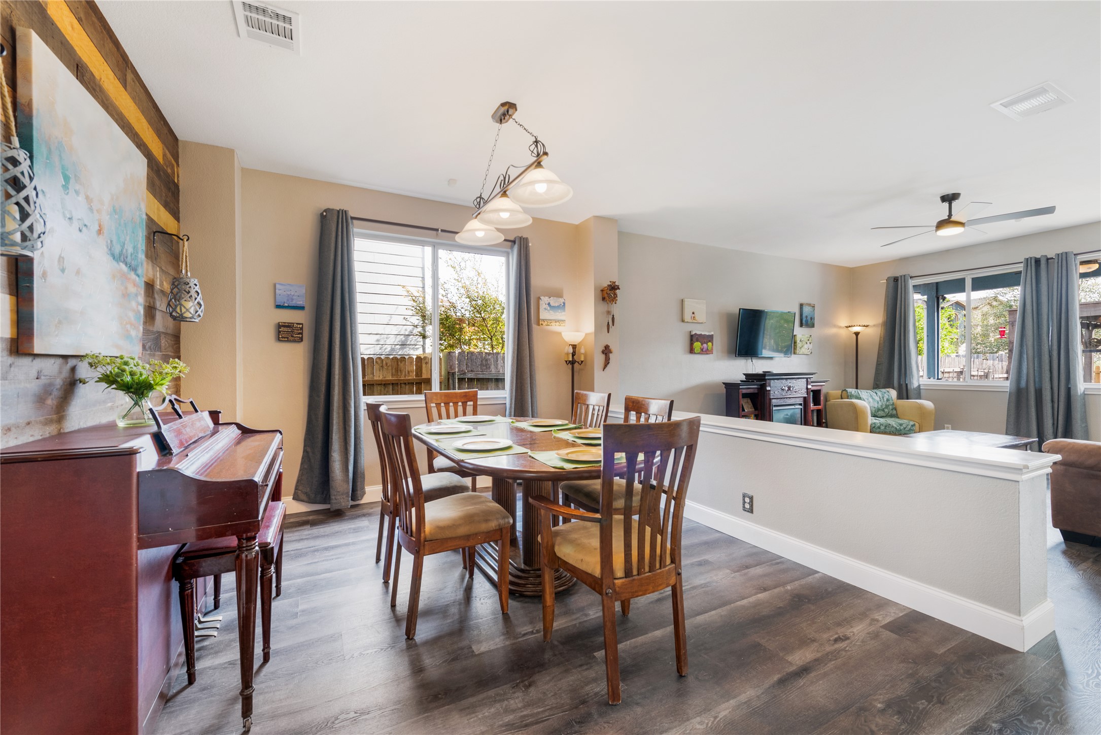 261 Tobin Drive Buda, TX 78610 - Photo 7 of 40