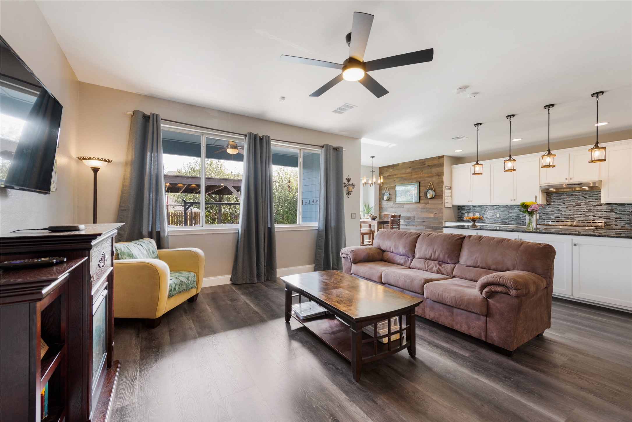 261 Tobin Drive Buda, TX 78610 - Photo 10 of 40