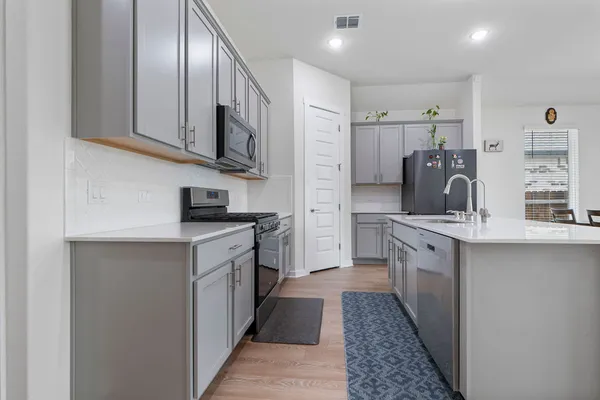 $2,250 | 1813 Crow Hop View, Leander, TX 78641