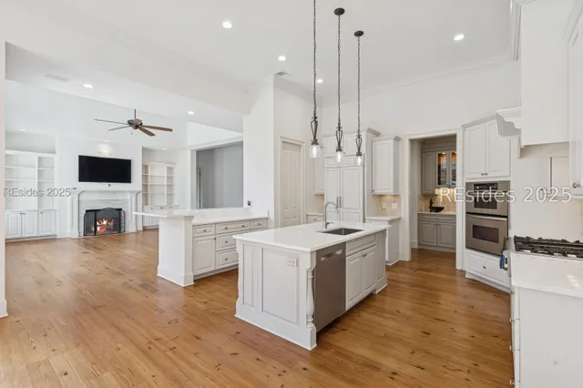 $1,595,000 | 8 Drayton Hall, Bluffton, SC 29910