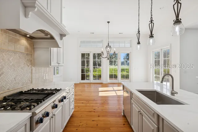 $1,560,000 | 8 Drayton Hall, Bluffton, SC 29910