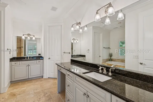 $1,595,000 | 8 Drayton Hall, Bluffton, SC 29910