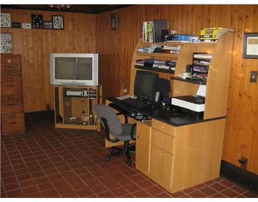 1044 Kingview Road Scottdale, PA 15683 - Photo 12 of 18 Den. Excellent space for den or computer room.