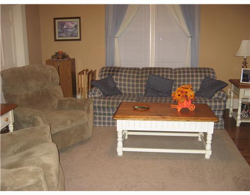 1044 Kingview Road Scottdale, PA 15683 - Photo 13 of 18 Living Room.
