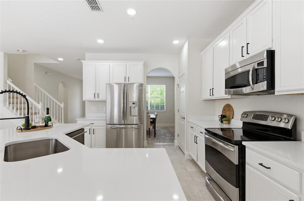 447 Spring River Drive Orlando, FL 32828 - Photo 7 of 29