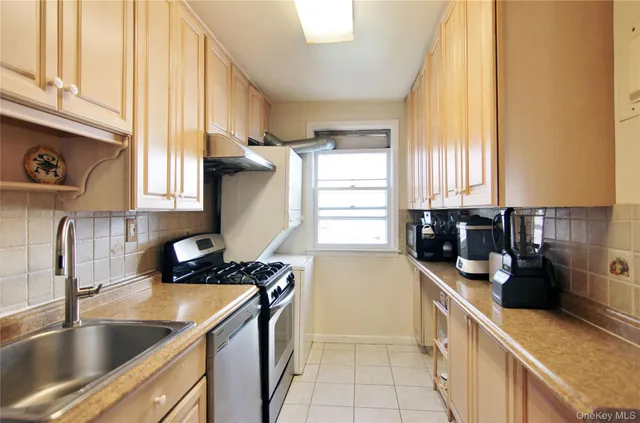 $450,000 | 39 Avon Circle, Unit B, Rye Brook, NY 10573