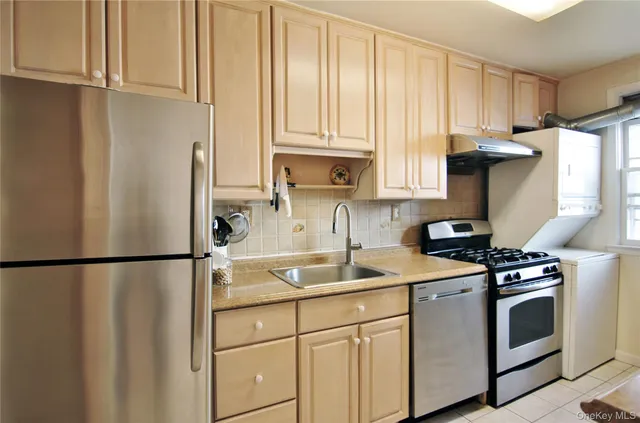 $450,000 | 39 Avon Circle, Unit B, Rye Brook, NY 10573