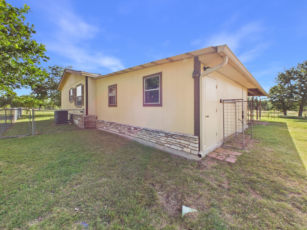 1983 Wendel-Ahrens Road Fredericksburg, TX 78624 - Photo 8 of 36