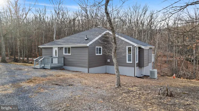 $349,995 | 23 Ottawa Trail, Hedgesville, WV 25427