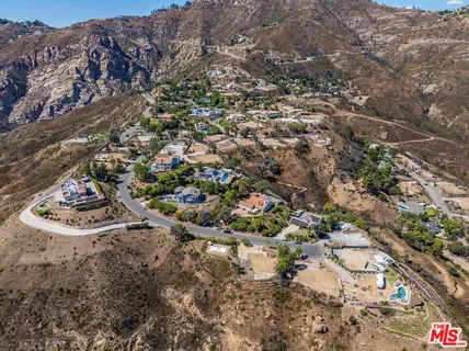 $1,250,000 | 23224 West Paloma Blanca Drive, Malibu, CA 90265