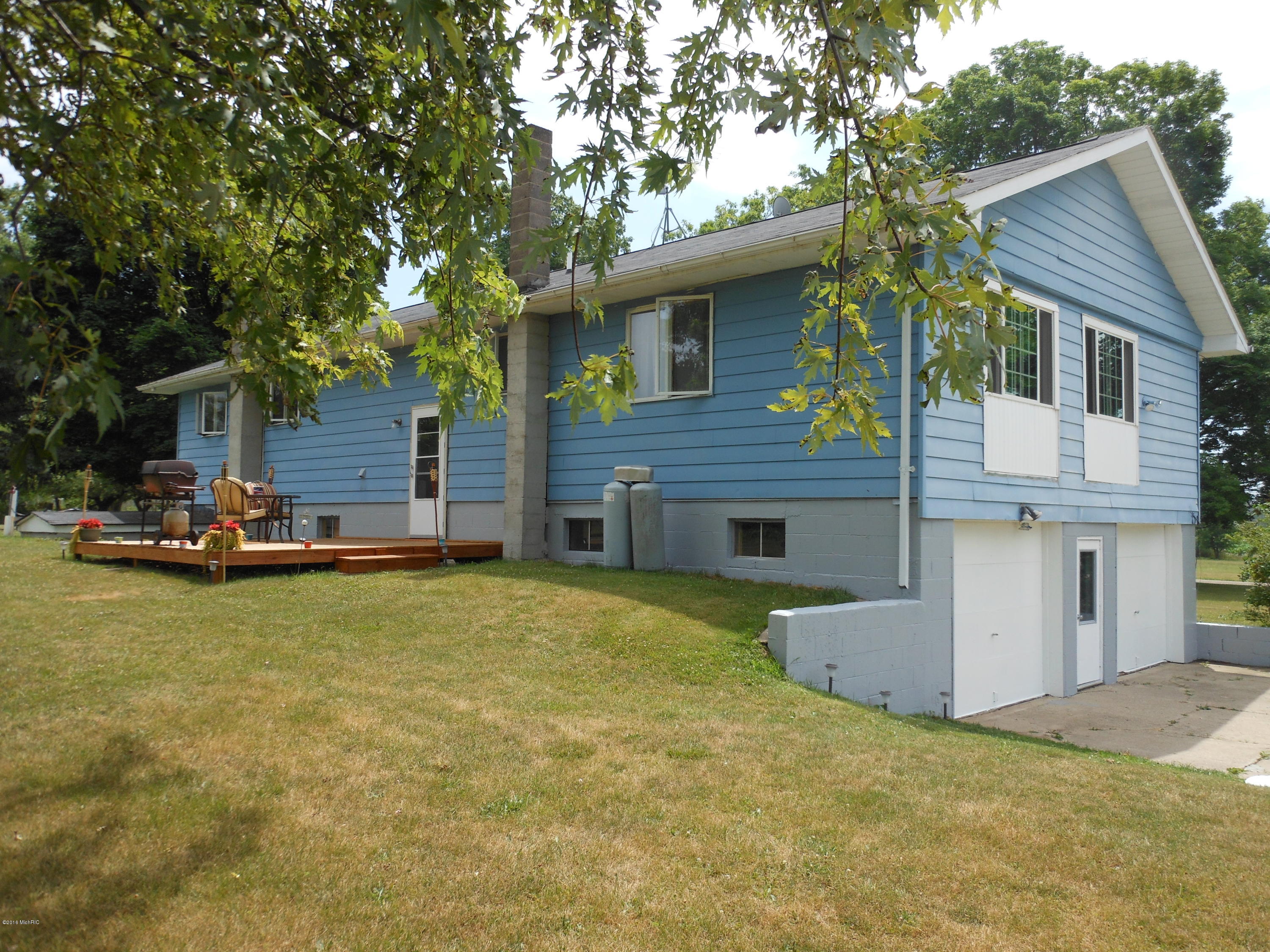 4464 West Colby Road Sidney, MI 48885 - Photo 1 of 29 015