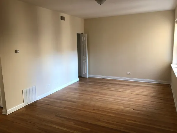 $1,414 | 2344 North Kenneth Avenue, Unit 1W, Chicago, IL 60639