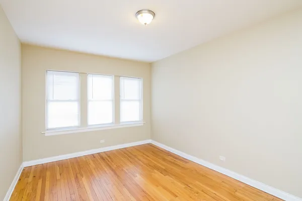 $1,414 | 2344 North Kenneth Avenue, Unit 1W, Chicago, IL 60639