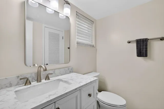 $135,000 | 2615 Northeast 1st Court, Unit 201, Boynton Beach, FL 33435