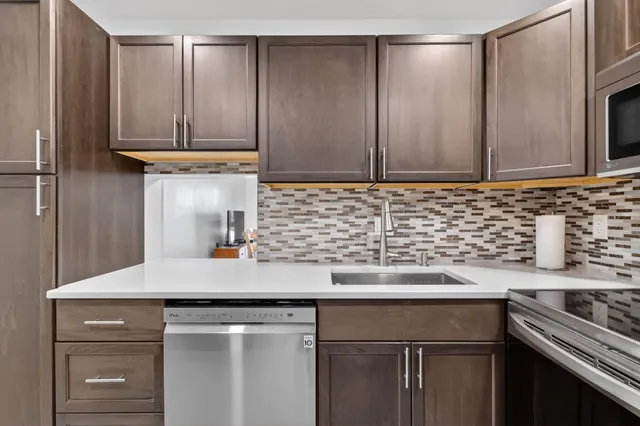 $135,000 | 2615 Northeast 1st Court, Unit 201, Boynton Beach, FL 33435