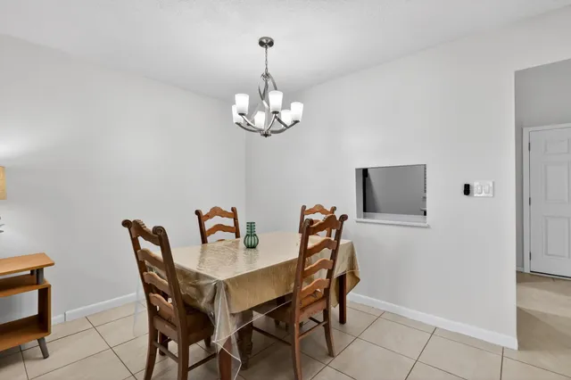 $135,000 | 2615 Northeast 1st Court, Unit 201, Boynton Beach, FL 33435