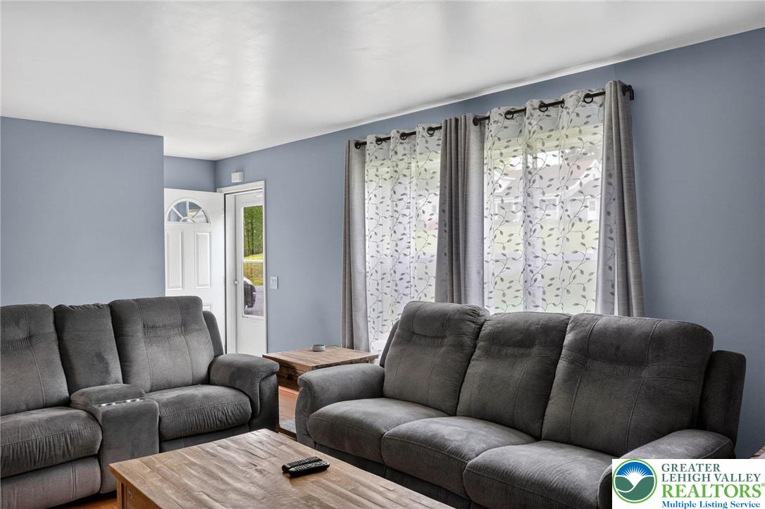 544 Bauer Road Bath, PA 18014 - Photo 5 of 47