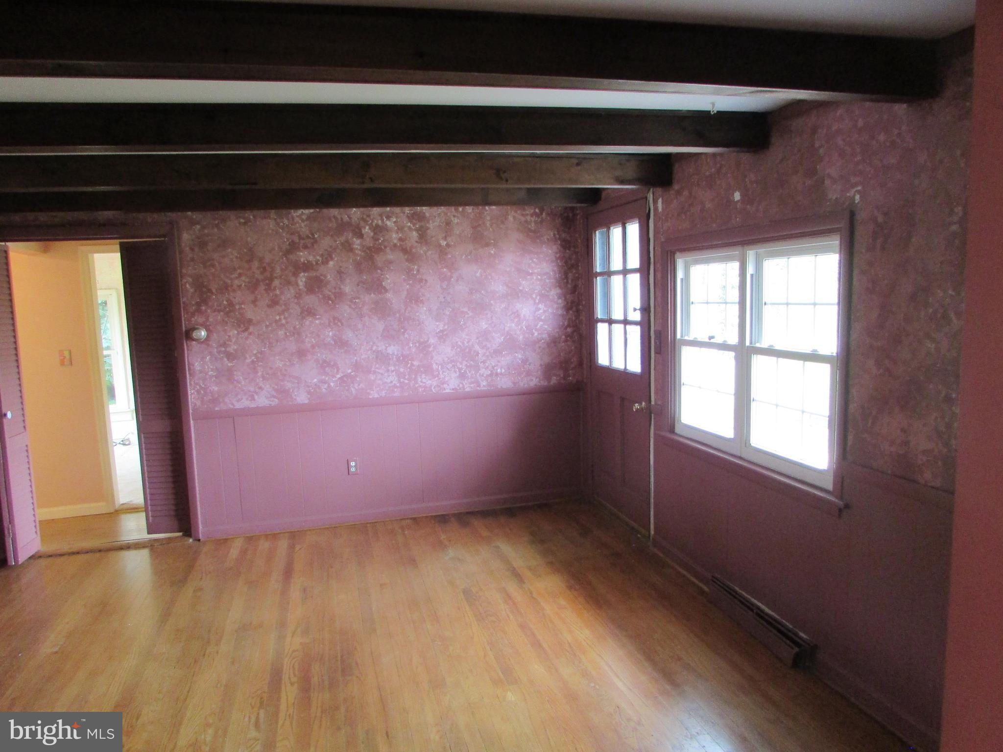 2632 Marston Road New Windsor, MD 21776 - Photo 4 of 30 Living room