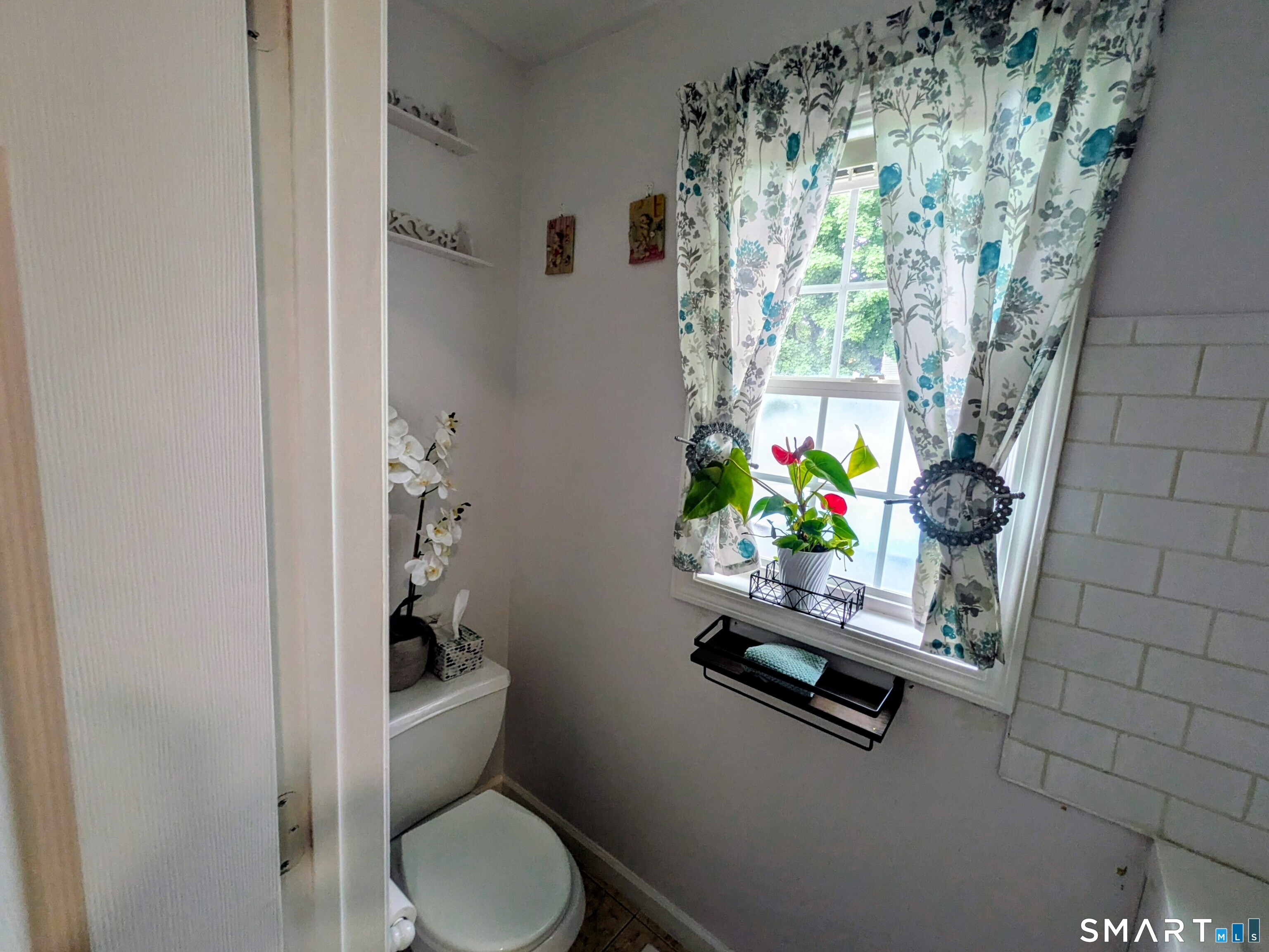 585 Congress Avenue Waterbury, CT 06708 - Photo 10 of 14