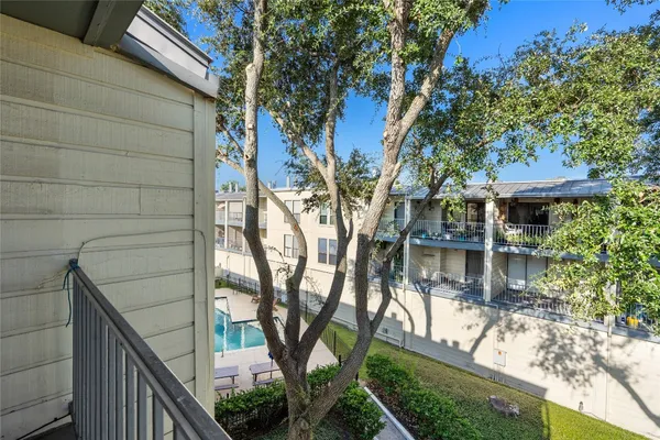 $1,300 | 4001 East NASA Parkway, Unit 213, El Lago, TX 77586