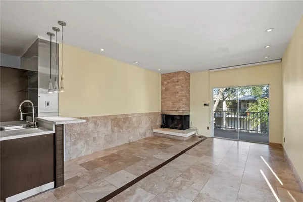 $1,300 | 4001 East NASA Parkway, Unit 213, El Lago, TX 77586