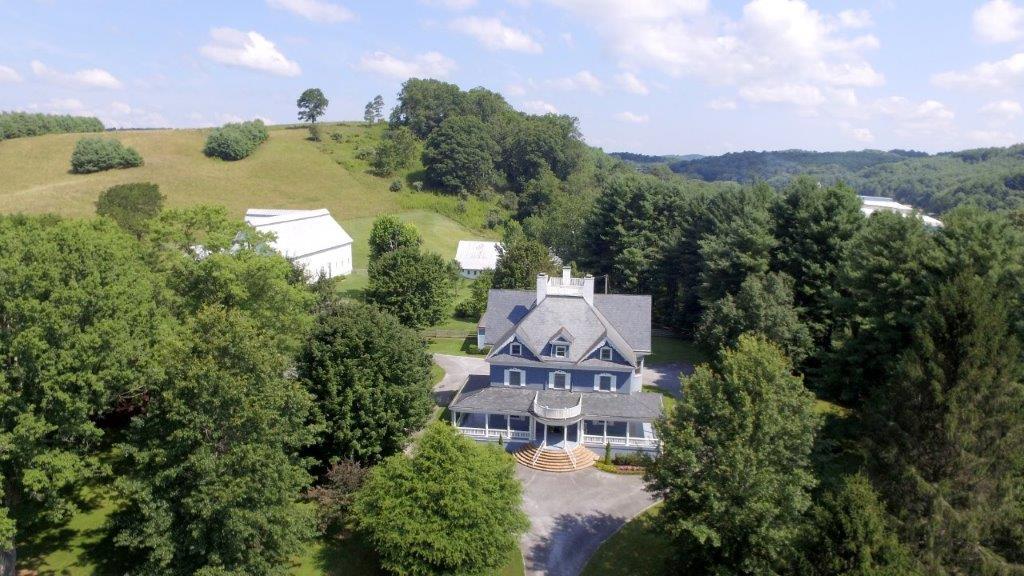 506 Cliffview Road Galax, VA 24333 - Photo 4 of 127 004