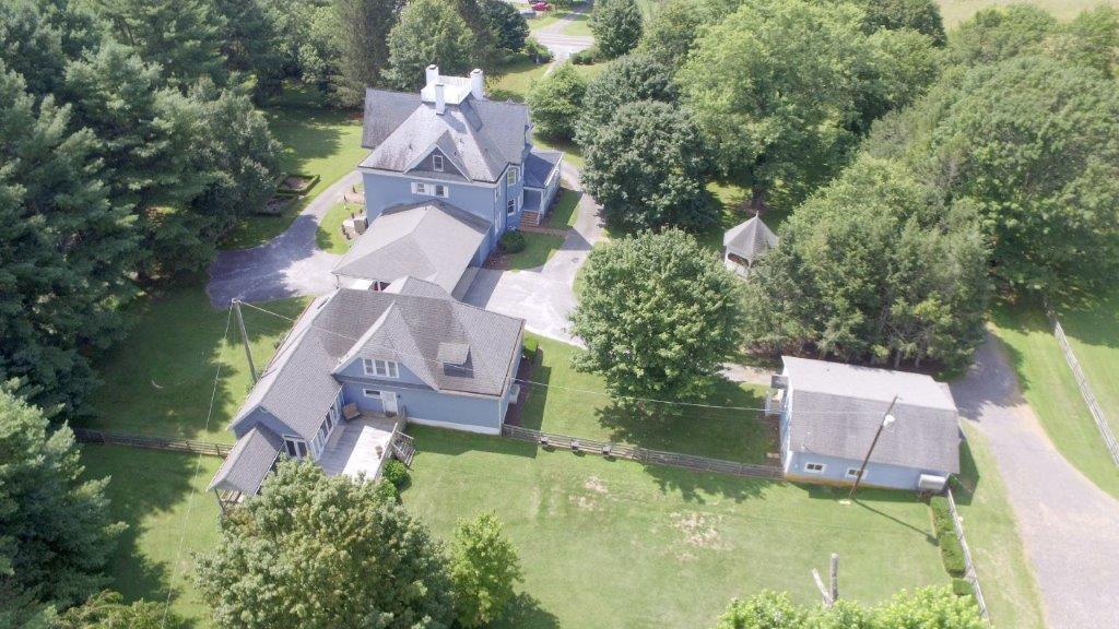 506 Cliffview Road Galax, VA 24333 - Photo 10 of 127 010