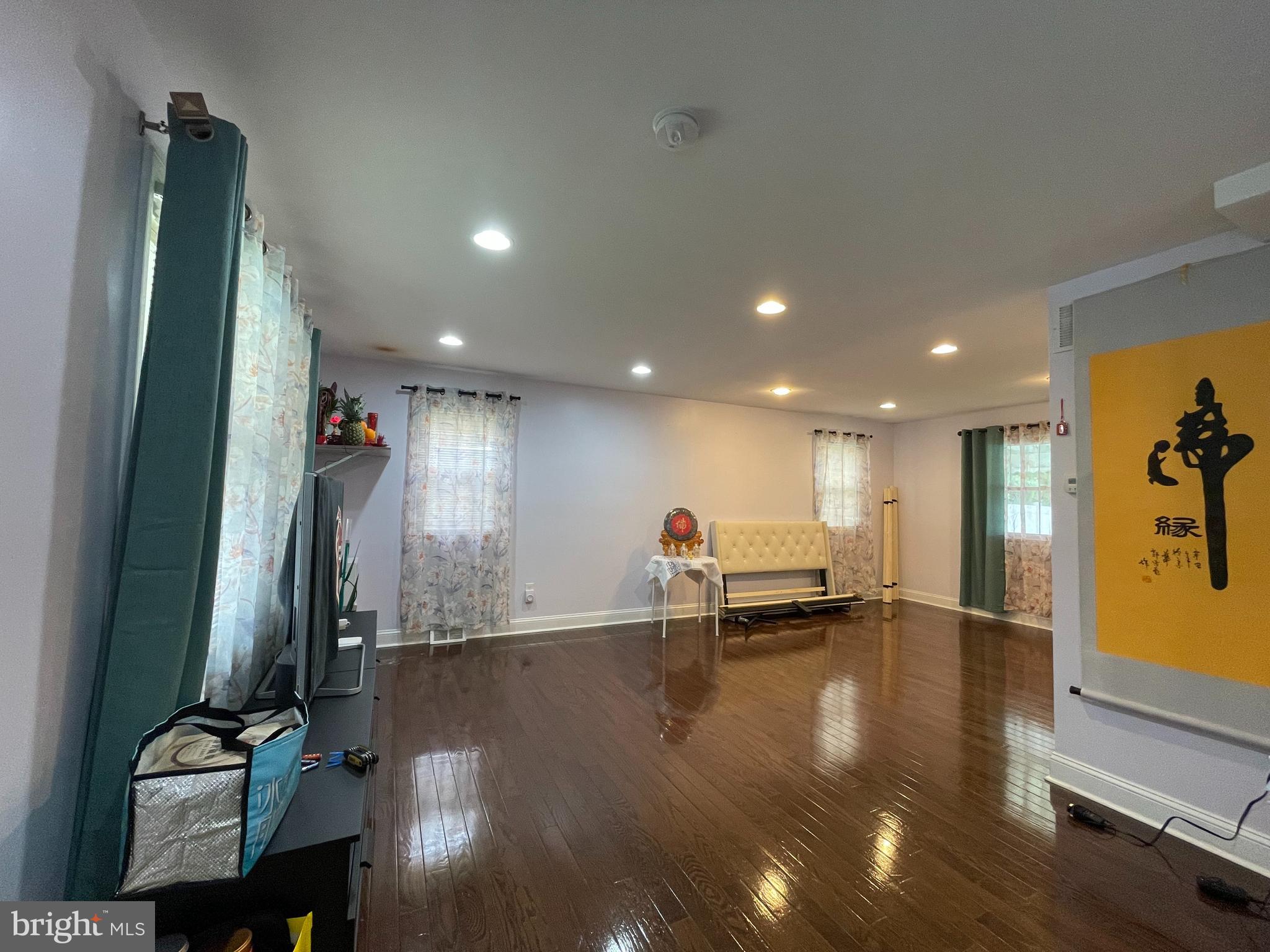 870 Morefield Road Philadelphia, PA 19115 - Photo 2 of 20