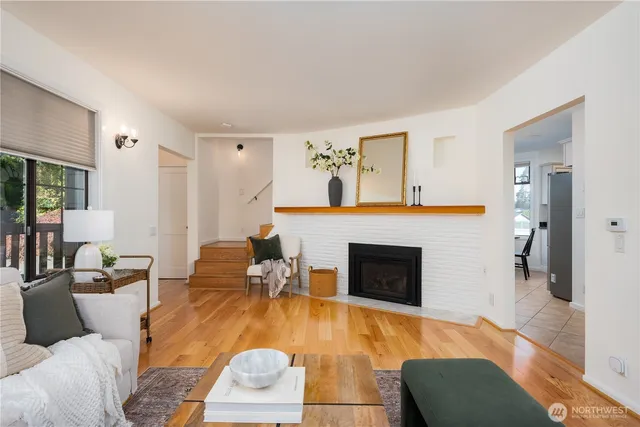 $1,100,000 | 18344 Wallingford Avenue North, Shoreline, WA 98133