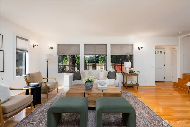 $1,100,000 | 18344 Wallingford Avenue North, Shoreline, WA 98133