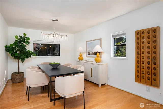 $1,100,000 | 18344 Wallingford Avenue North, Shoreline, WA 98133