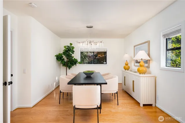 $1,100,000 | 18344 Wallingford Avenue North, Shoreline, WA 98133