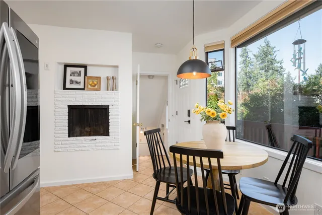 $1,100,000 | 18344 Wallingford Avenue North, Shoreline, WA 98133