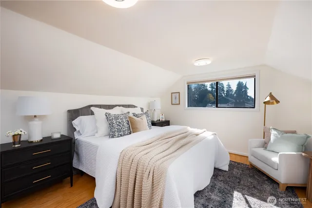 $1,100,000 | 18344 Wallingford Avenue North, Shoreline, WA 98133