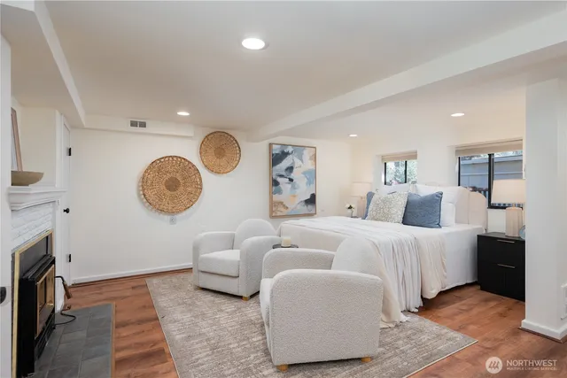 $1,100,000 | 18344 Wallingford Avenue North, Shoreline, WA 98133