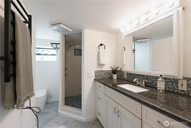 $1,100,000 | 18344 Wallingford Avenue North, Shoreline, WA 98133