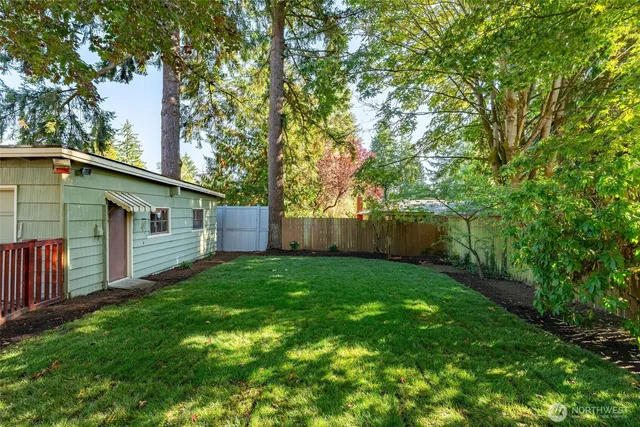$1,100,000 | 18344 Wallingford Avenue North, Shoreline, WA 98133