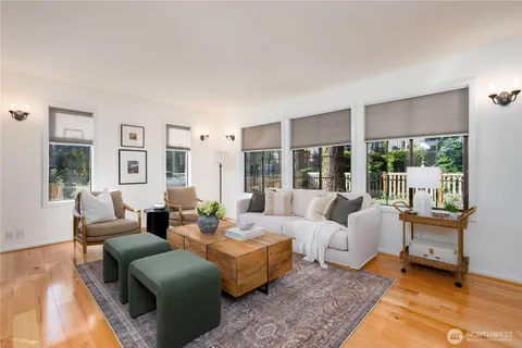 $1,050,000 | 18344 Wallingford Avenue North, Shoreline, WA 98133