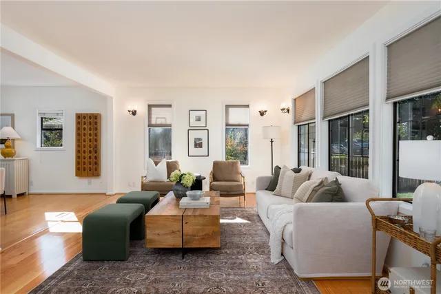 $1,100,000 | 18344 Wallingford Avenue North, Shoreline, WA 98133