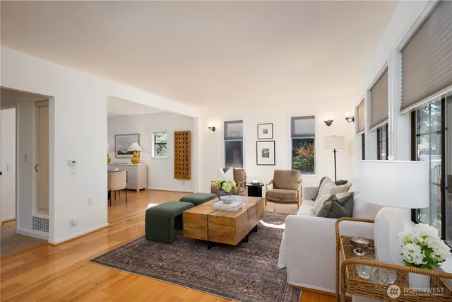 $1,100,000 | 18344 Wallingford Avenue North, Shoreline, WA 98133