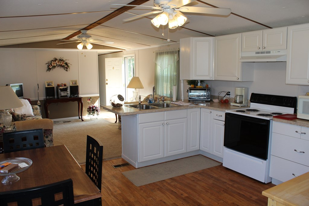 210 Mills Loop Road Mount Olive, NC 28365 - Photo 7 of 24 Gallery Image 7