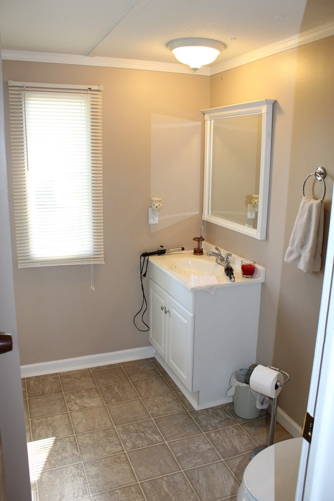 210 Mills Loop Road Mount Olive, NC 28365 - Photo 10 of 24 Gallery Image 10