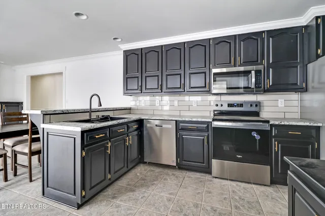 $489,900 | 1128 Allardt Highway, Jamestown, TN 38556