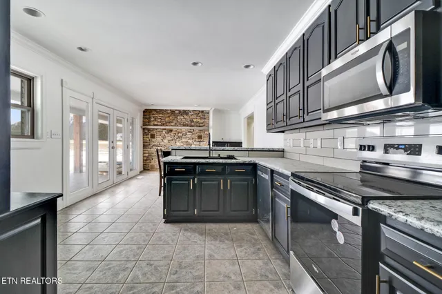 $489,900 | 1128 Allardt Highway, Jamestown, TN 38556